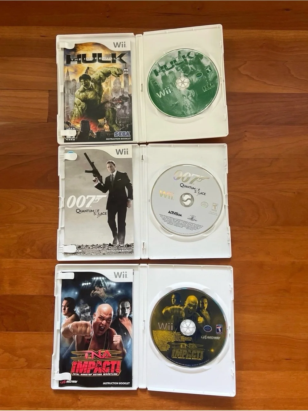 Nintendo Wii Bundle of 3 Video Games | 007 Quantum of Solace, Hulk, TNA Impact